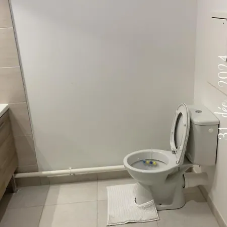 Modern And Secure * Romainville