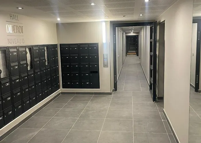 Modern And Secure דירה